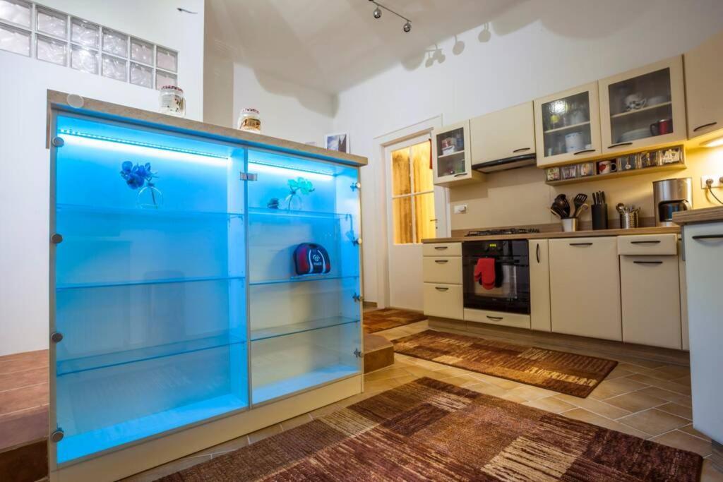 Luxury Air-Conditioned Family Apartment Spitalska Old Town Братислава Экстерьер фото