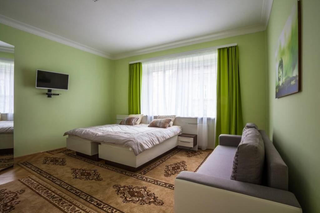 Luxury Air-Conditioned Family Apartment Spitalska Old Town Братислава Экстерьер фото